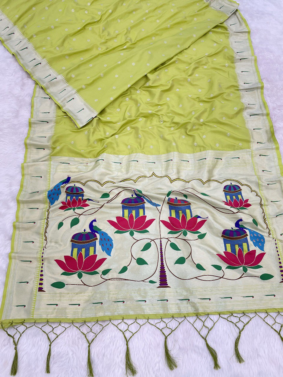 Elegant Zaro Woven Kalyani Paithani Silk Saree