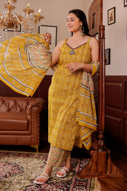 Stunning Yellow Sleeveless Handwork Mul Cotton Kurti Set