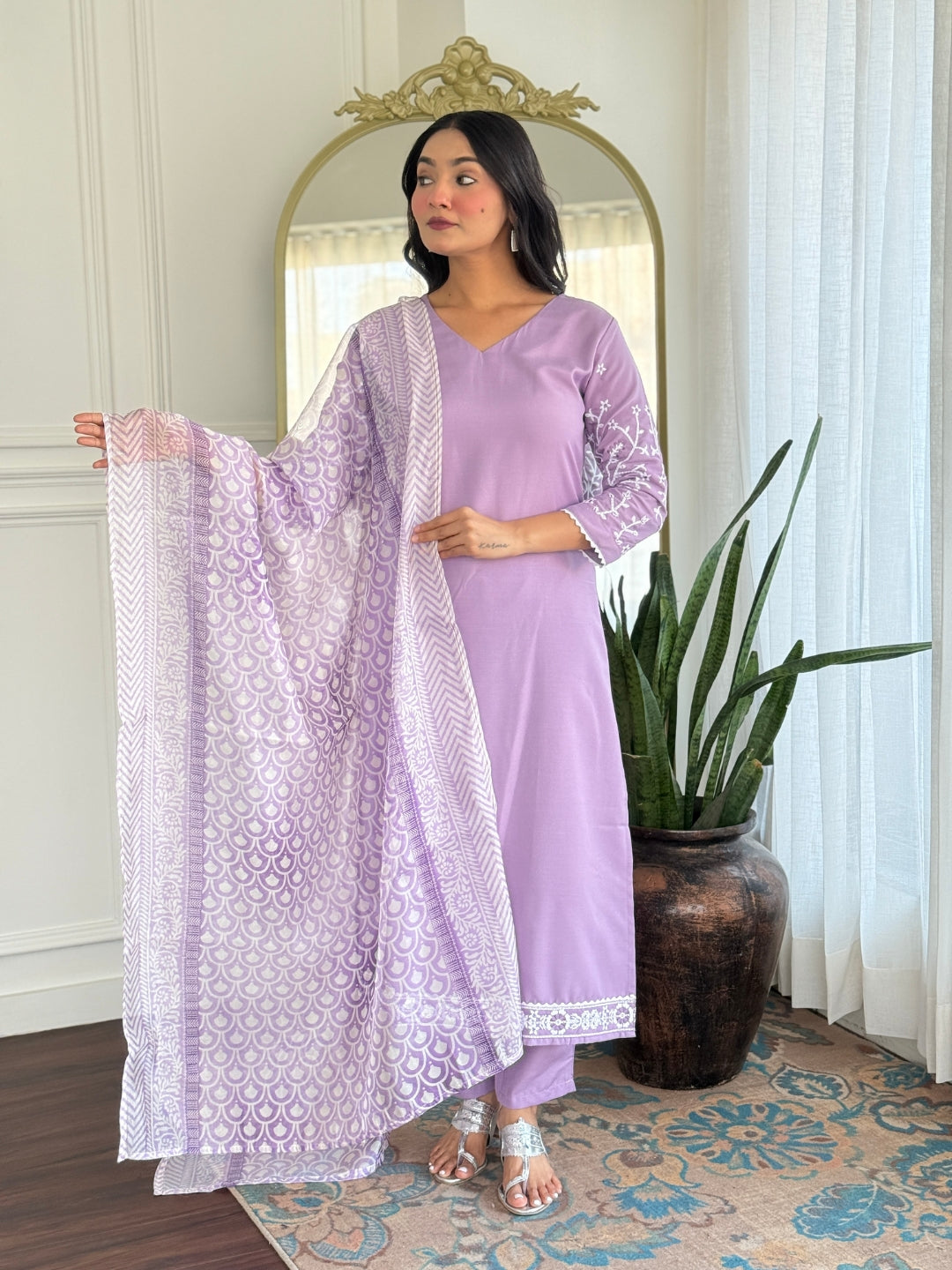 Soft Lavender Suit Set with Geometric Print Dupatta