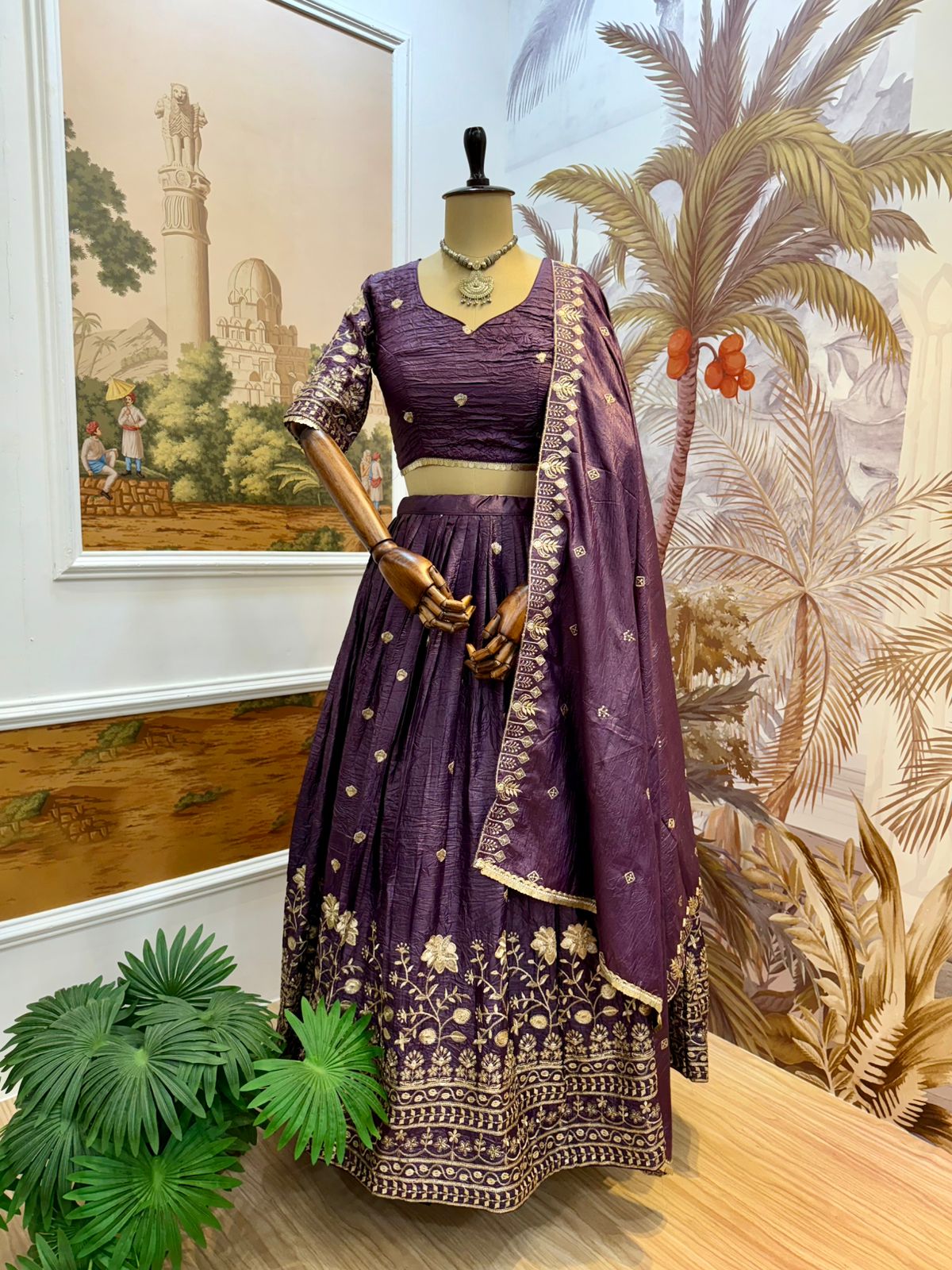 Luxury Designer Indian Lehengas & Ethnic Wear