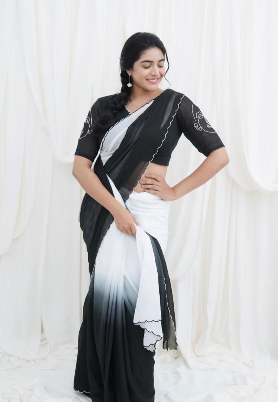 Plain Linen with Digital Print and Cut Work Border Saree