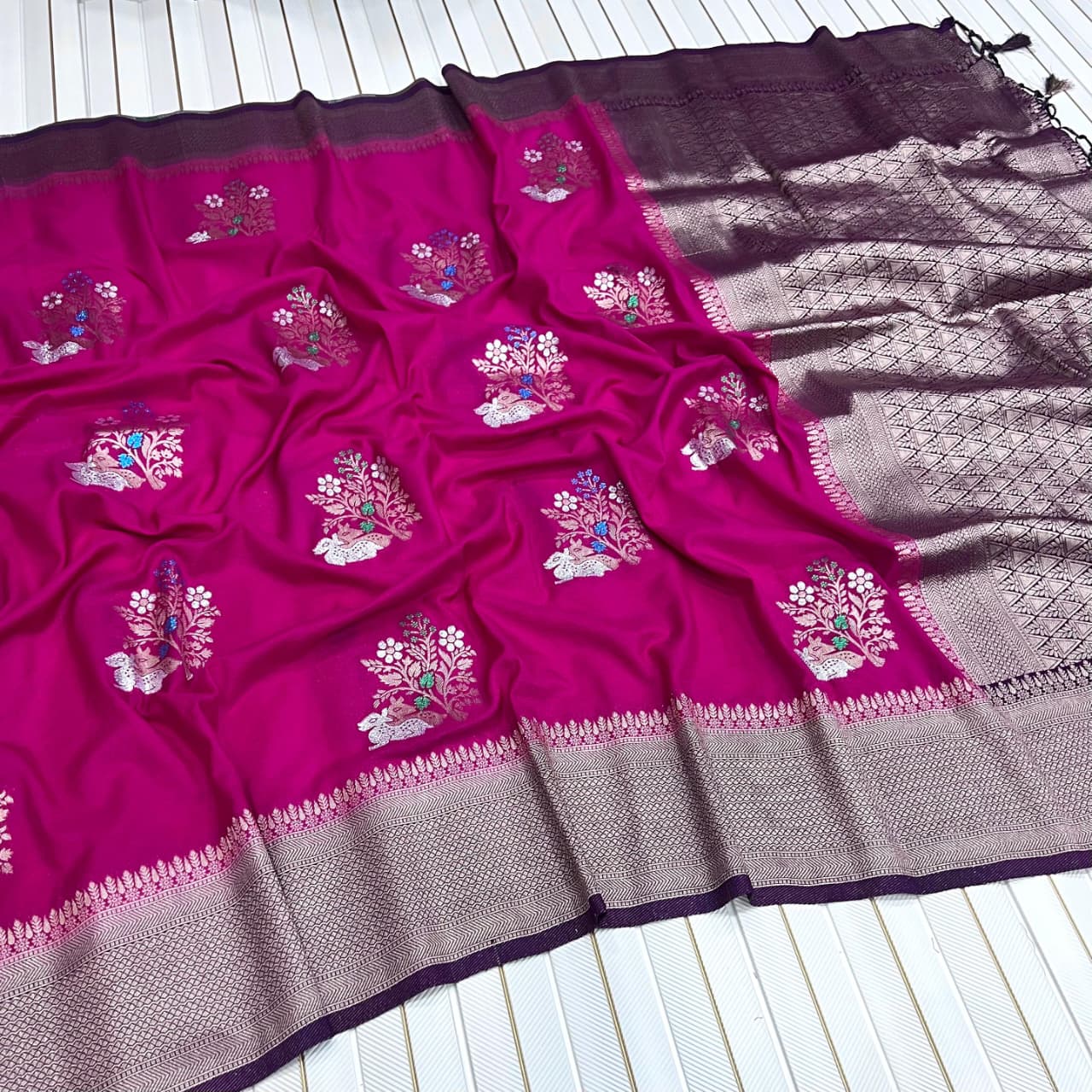 Beautiful Pure Khadi Crepe Georgette Pink Saree