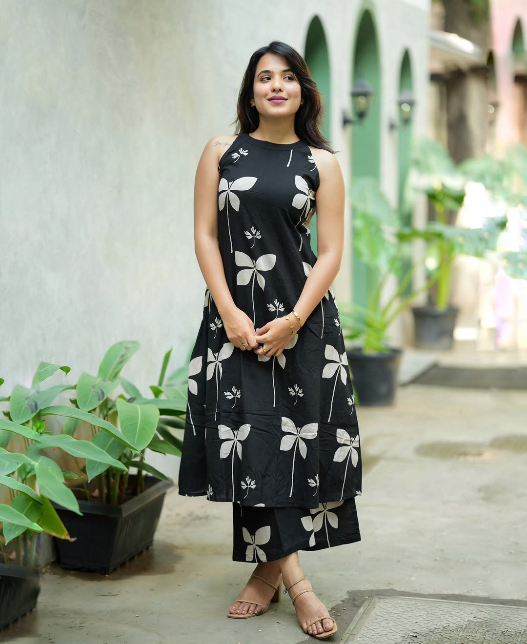 Black and White Leaf Print Cotton Kurta Set for Women