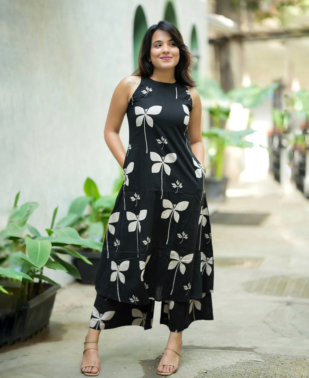 Black and White Leaf Print Cotton Kurta Set for Women