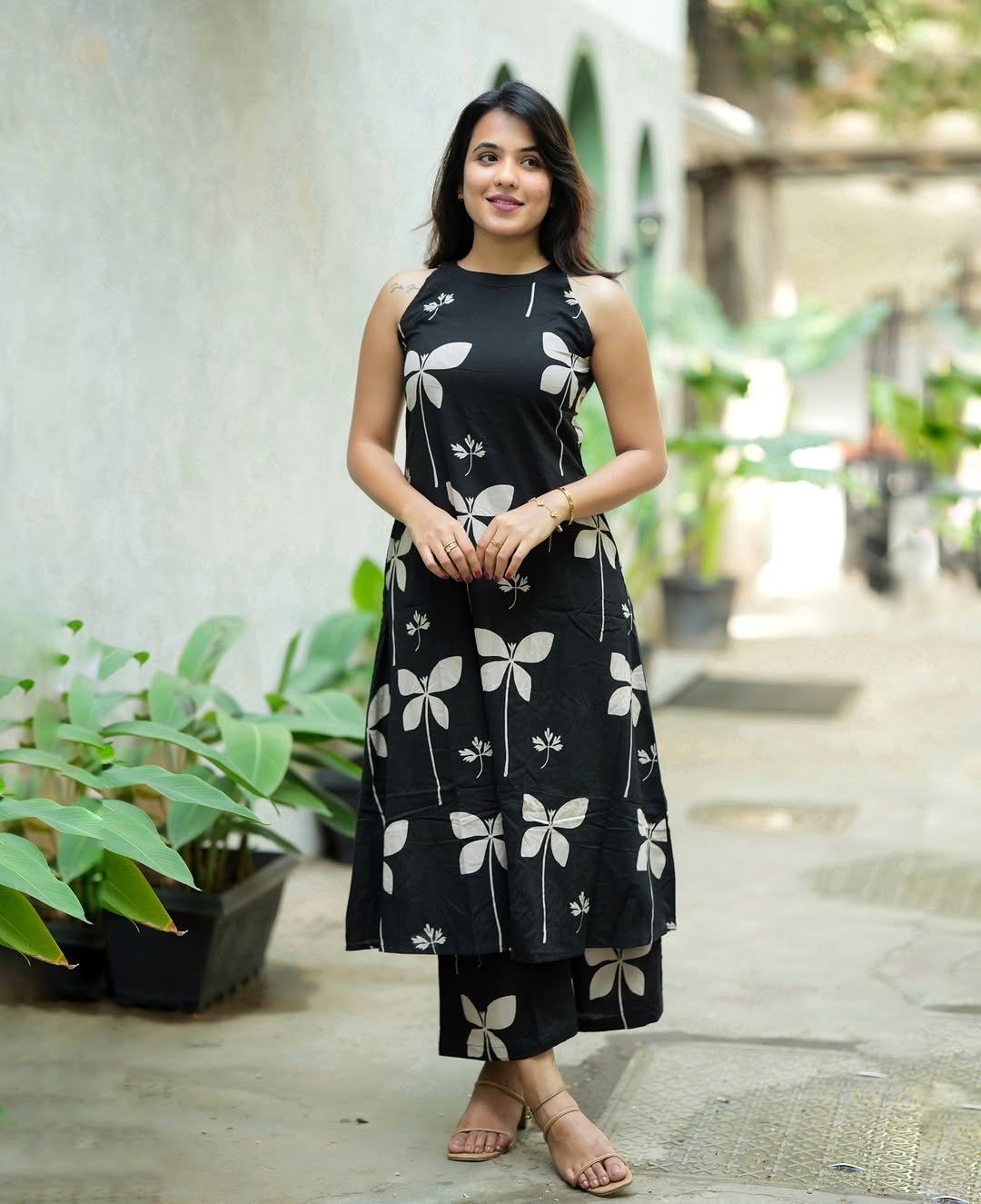 Black and White Leaf Print Cotton Kurta Set for Women