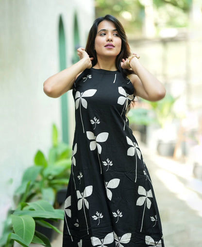 Black and White Leaf Print Cotton Kurta Set for Women
