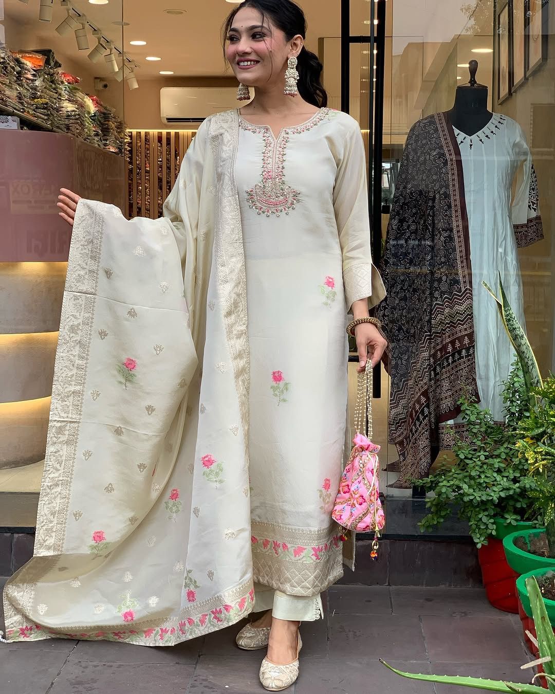 Elegant Shimmer Jacquard Embroidered Kurta Set with Dupatta