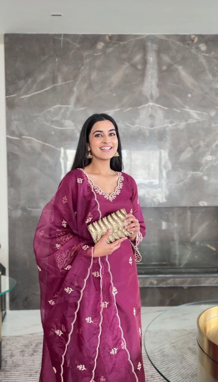 Luxury Embroidery Suit Set for Women