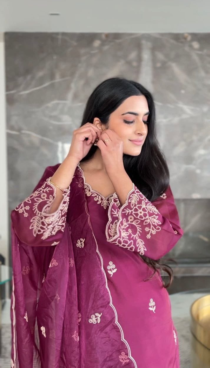 Luxury Embroidery Suit Set for Women