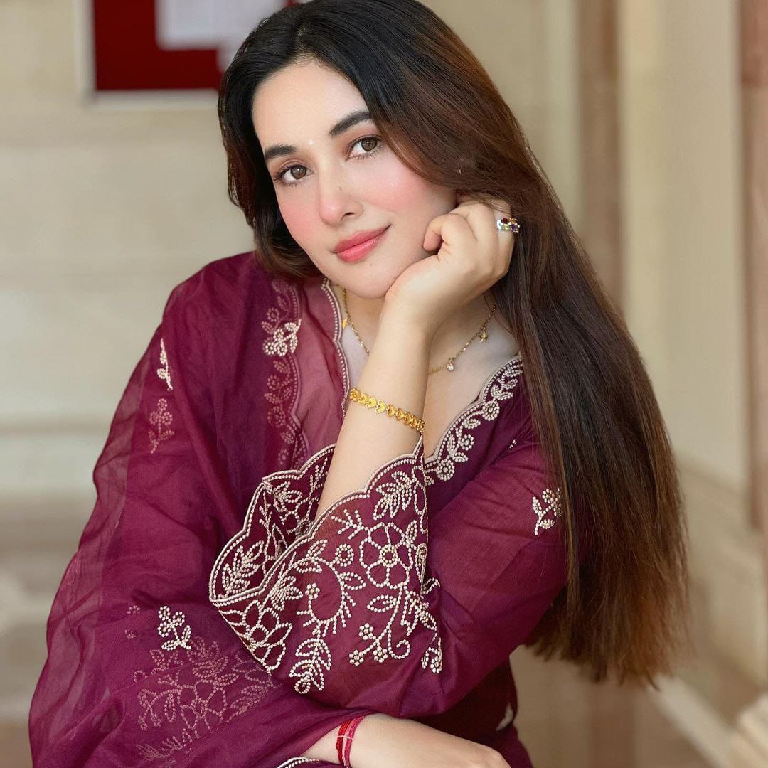 Luxury Embroidery Suit Set for Women