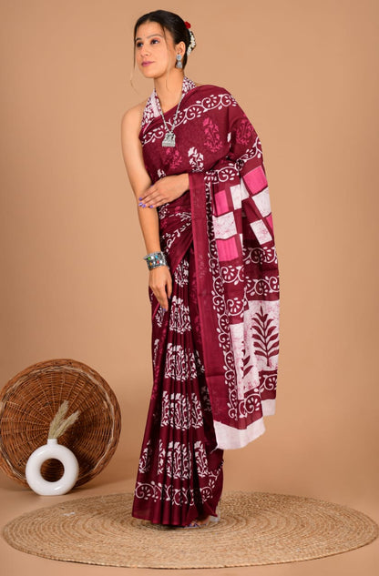 Maroon with White Contrast Print Geometric Saree