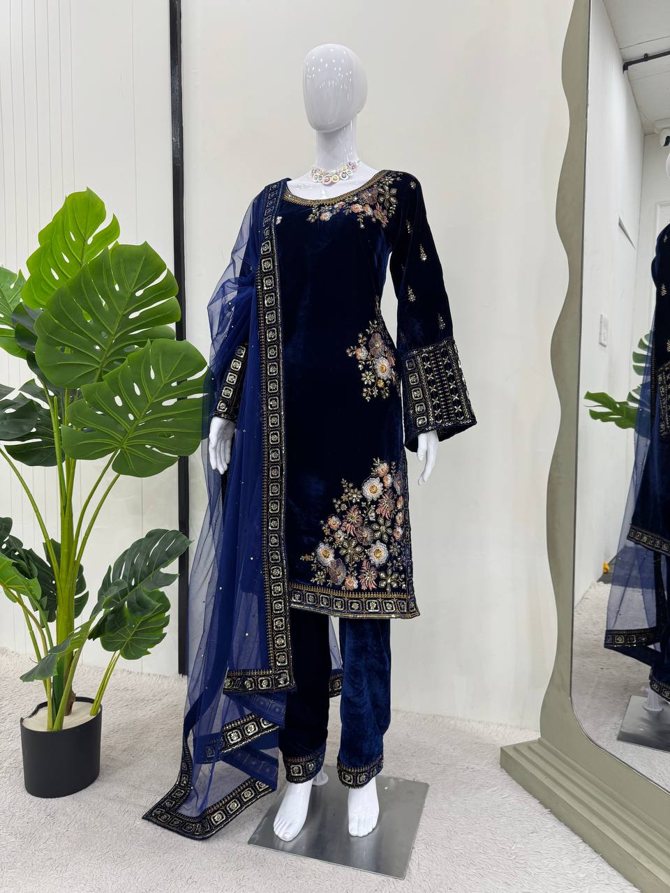 Heavy Viscose Velvet Suit With Soft Net Dupatta