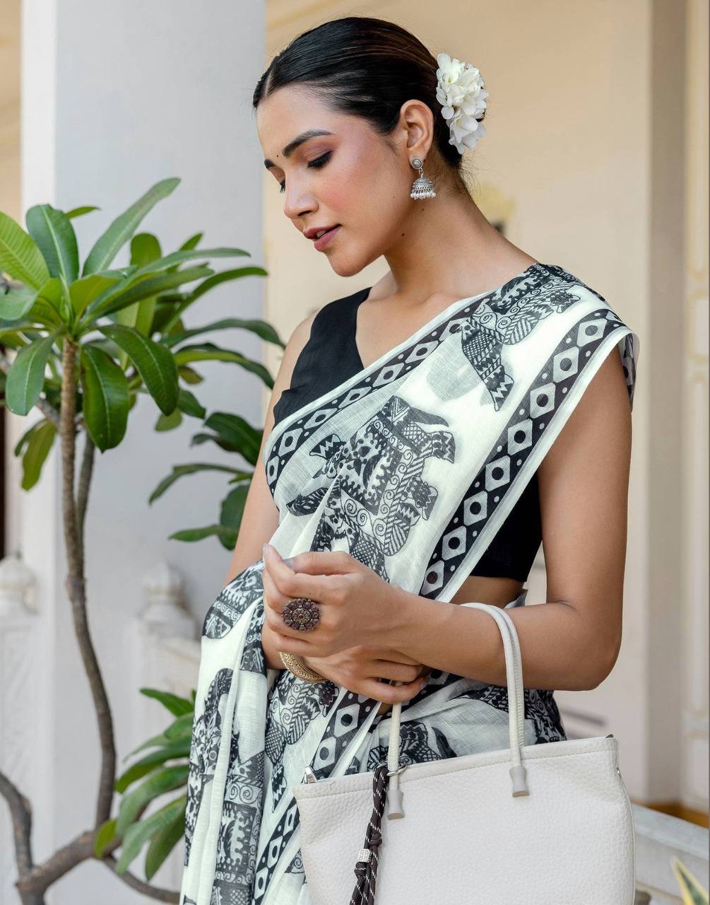 Beautiful Digital-printed White And Black Saree
