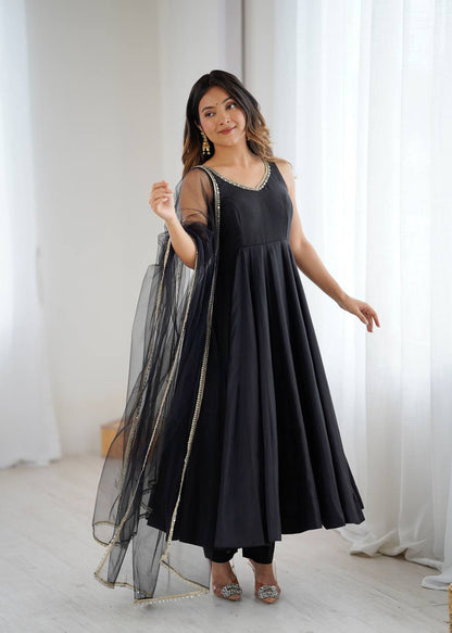 Elegent Fully Flair Black Anarkali Suit