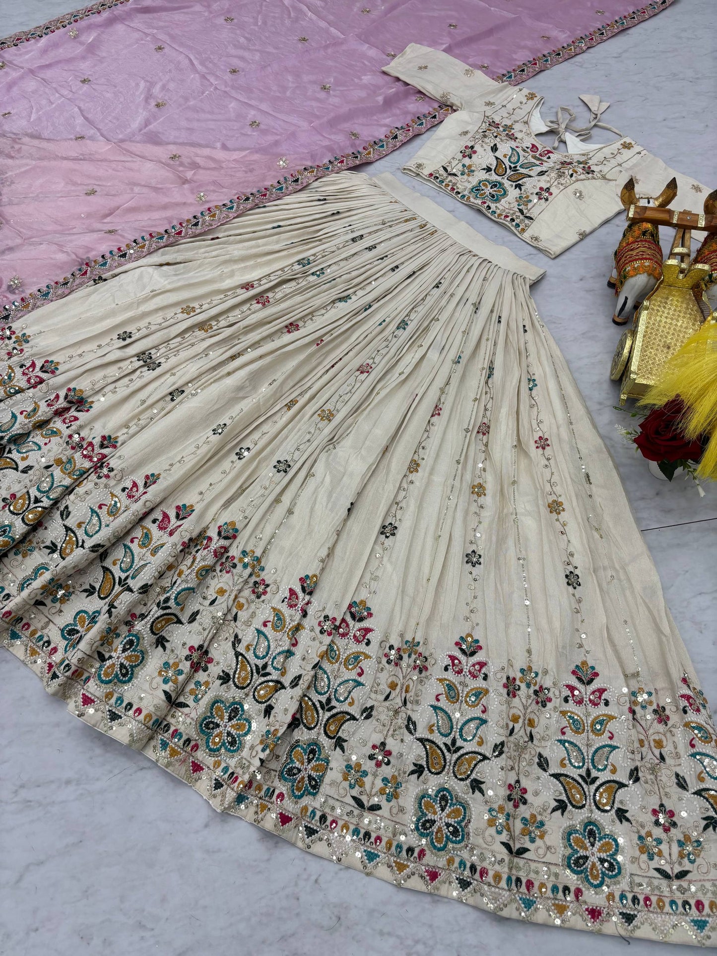 Elegent White Tissue Silk Lehenga With Pink Dupatta